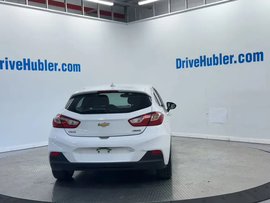2017 Chevrolet Cruze Premier photo 1