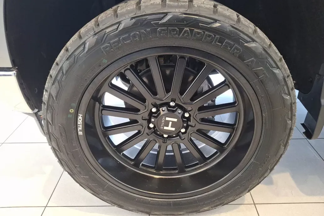 2025 Chevrolet Silverado 1500 LT photo 1