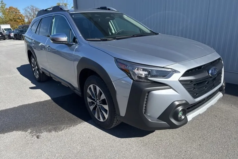 2025 Subaru Outback Touring XT photo 1