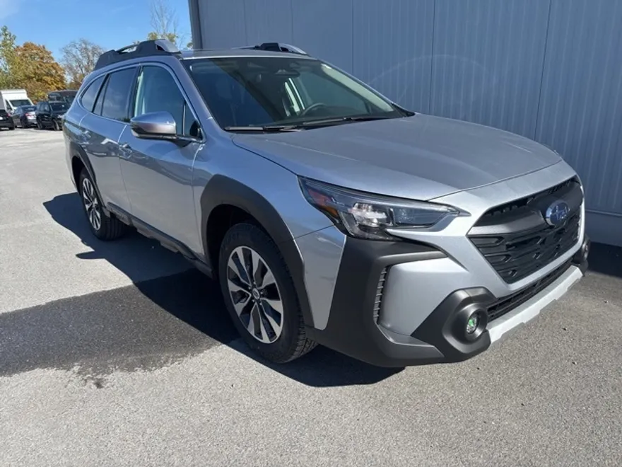 2025 Subaru Outback Touring XT photo 1