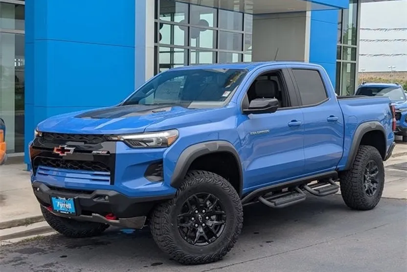 2025 Chevrolet Colorado ZR2 photo 1
