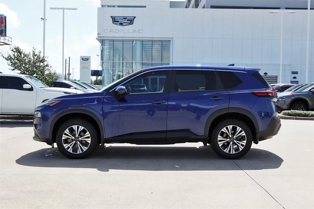 2023 Nissan Rogue SV photo 1