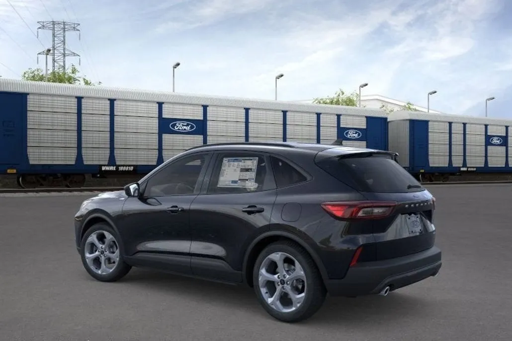 2026 Ford Escape ST-Line photo 1