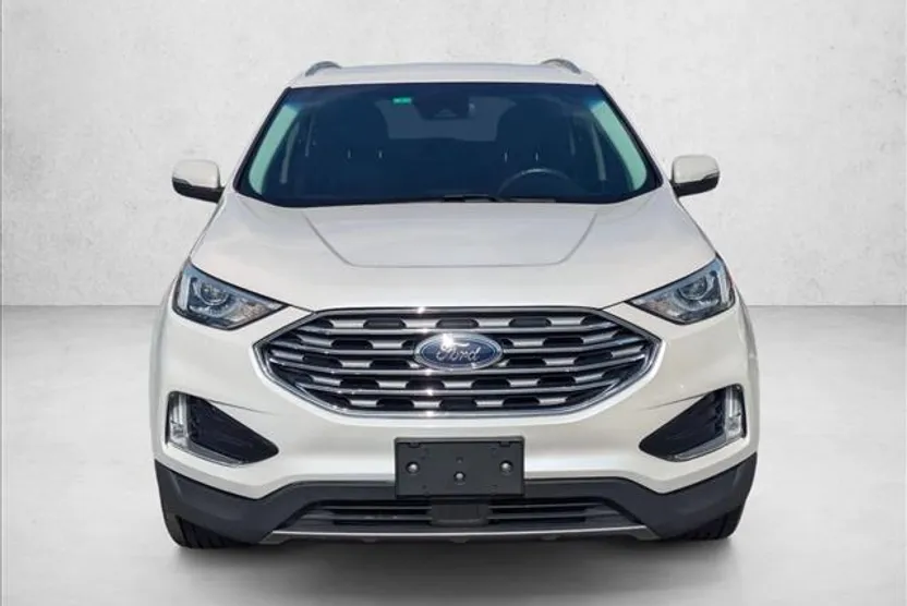 2019 Ford Edge Titanium photo 1