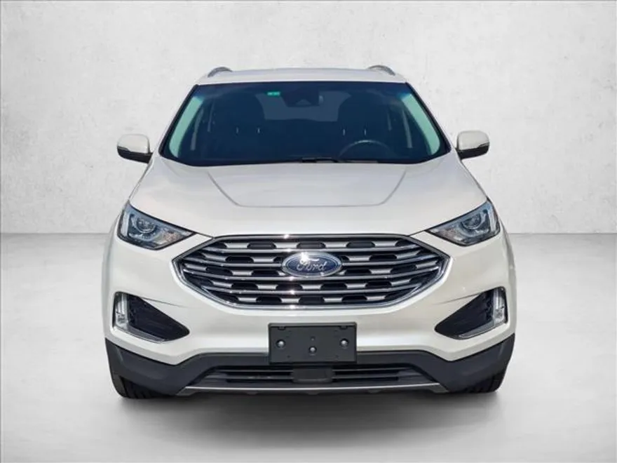 2019 Ford Edge Titanium photo 1