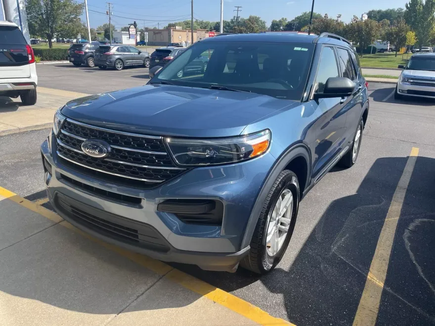 2020 Ford Explorer XLT photo 1