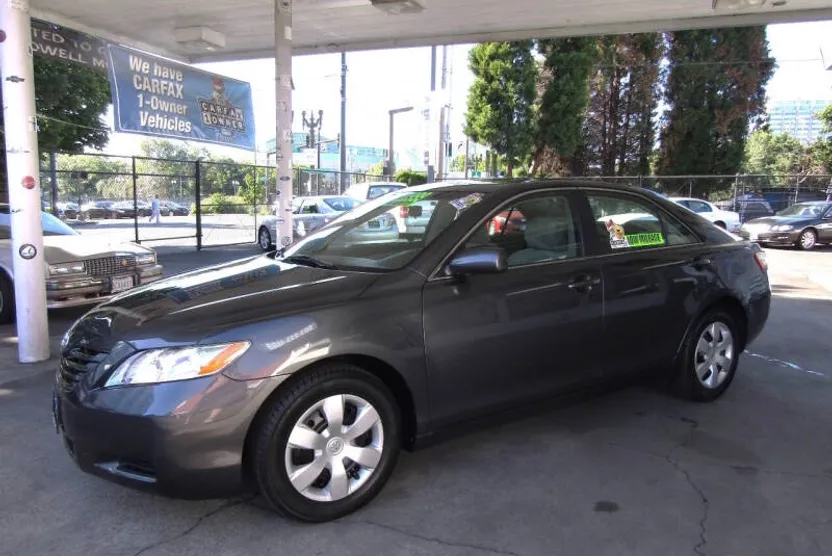 2007 Toyota Camry LE photo 1