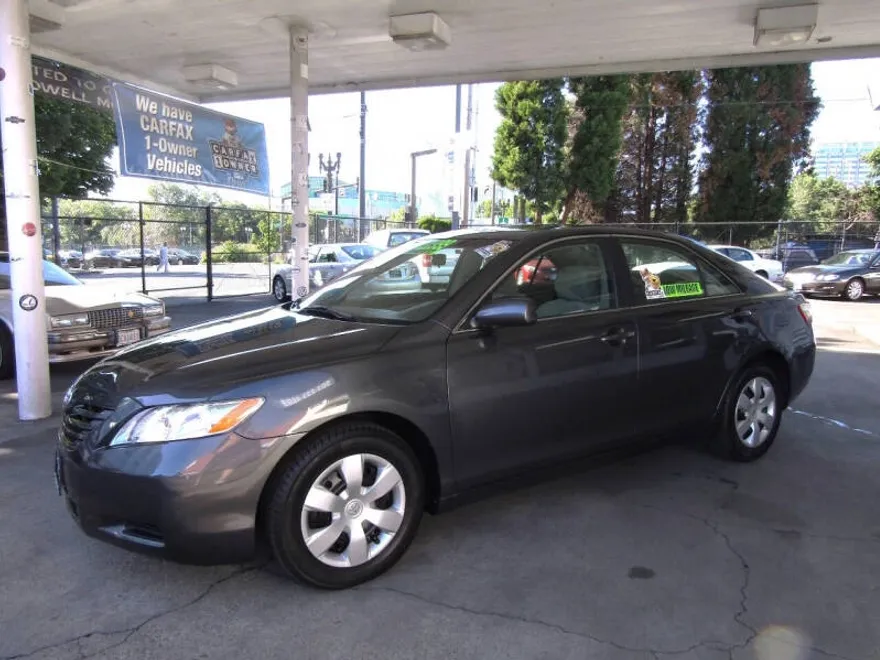 2007 Toyota Camry LE photo 1