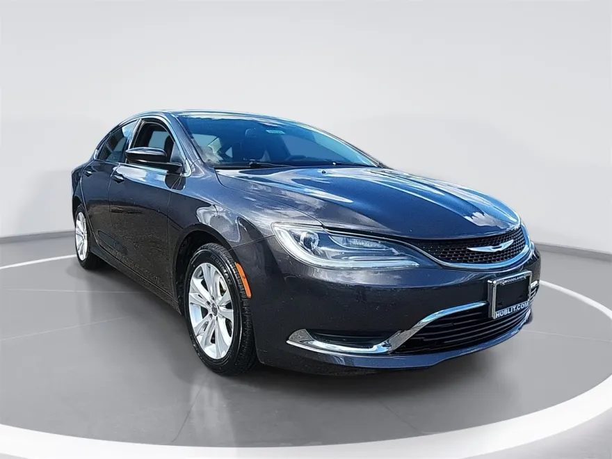 2016 Chrysler 200 Limited photo 1