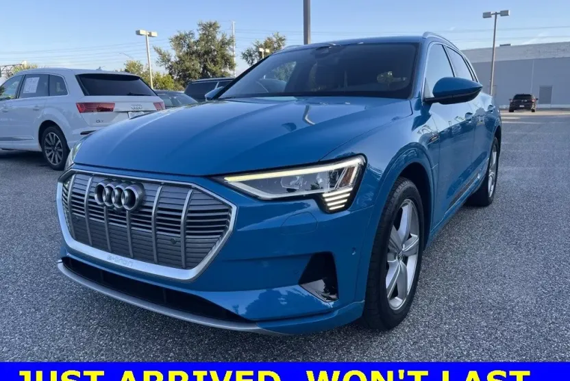 2019 Audi e-tron Premium Plus photo 1