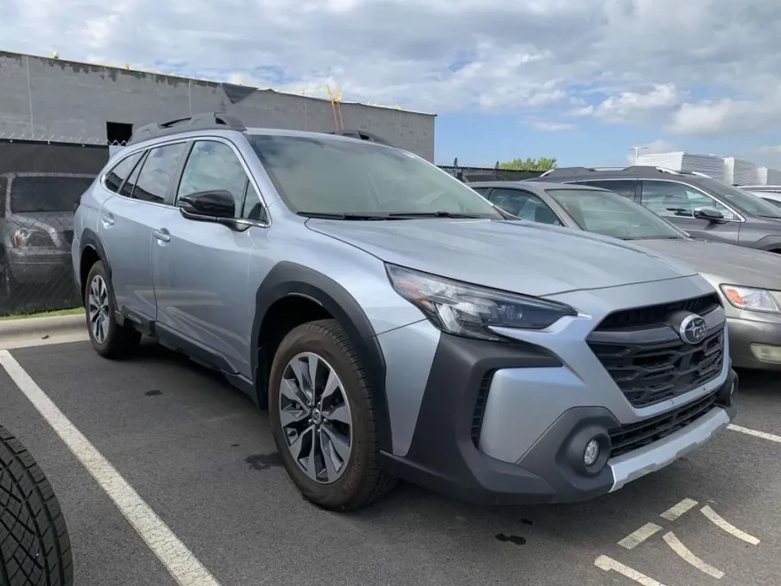2023 Subaru Outback Limited photo 1