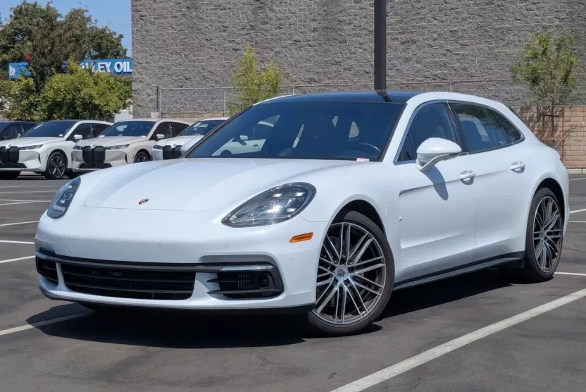 2018 Porsche Panamera Sport Turismo 4S photo 1