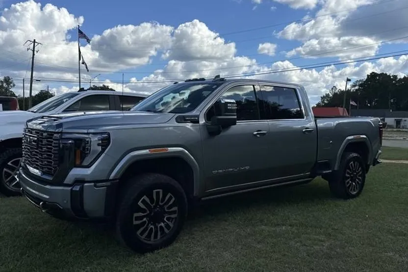 2024 Gmc Sierra HD Denali Ultimate photo 1