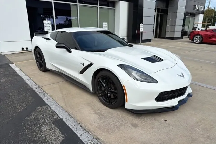 2017 Chevrolet Corvette Stingray 1LT photo 1
