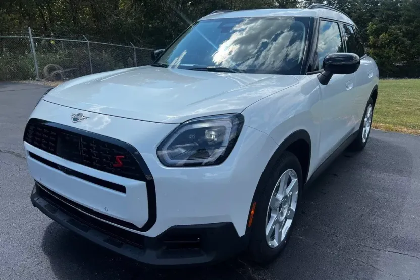 2025 Mini Countryman S ALL4 photo 1