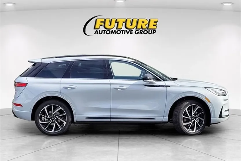 2025 Lincoln Corsair Grand Touring photo 1