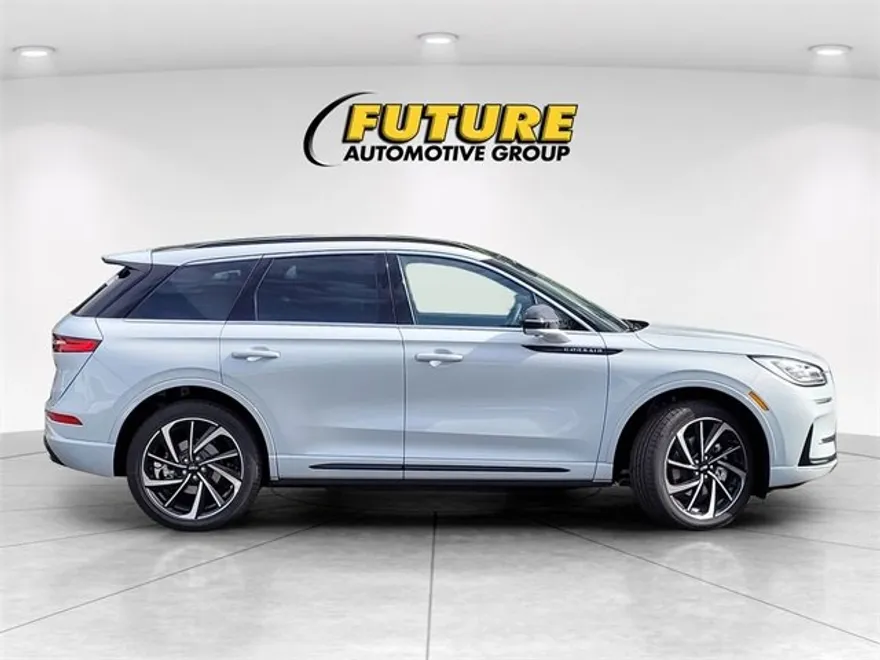 2025 Lincoln Corsair Grand Touring photo 1