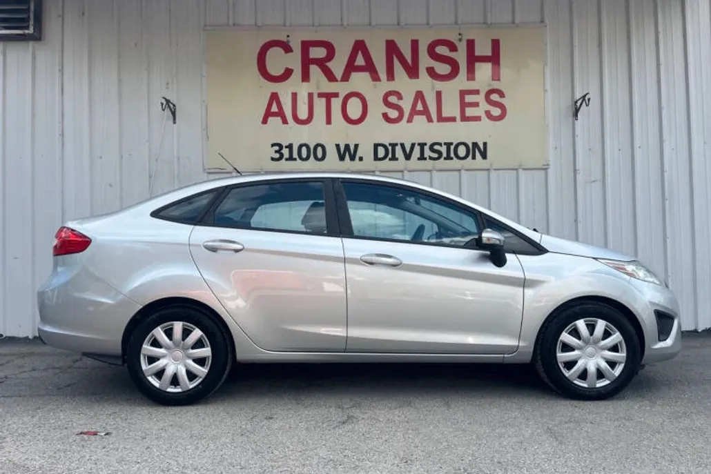 2013 Ford Fiesta SE photo 1