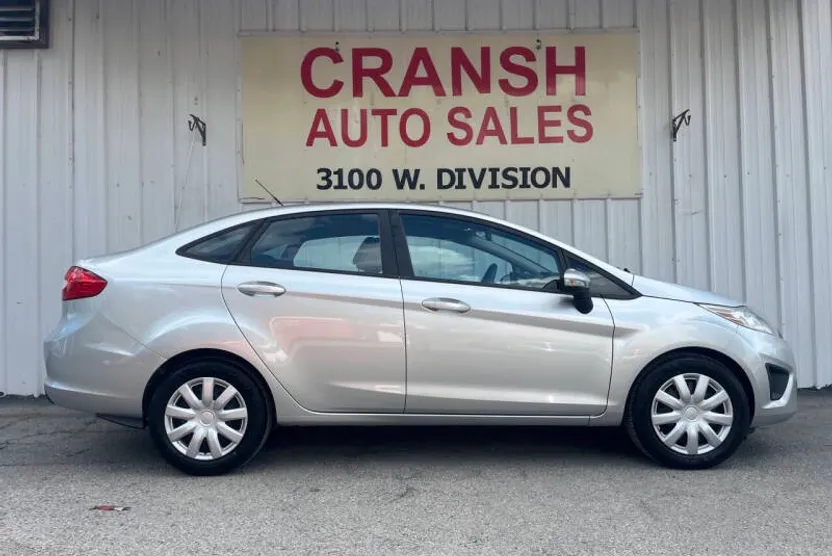 2013 Ford Fiesta SE photo 1