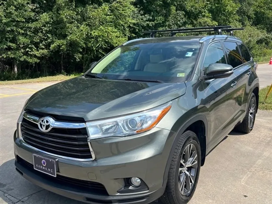 2016 Toyota Highlander XLE photo 1
