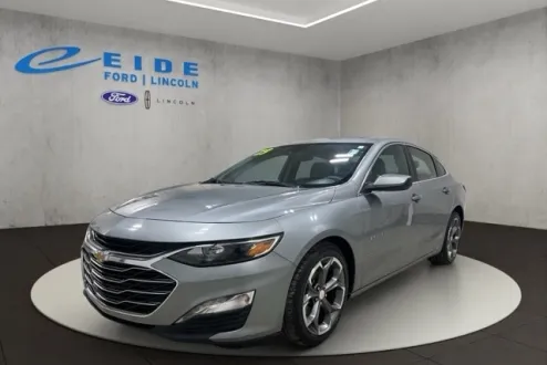 2023 Chevrolet Malibu 1500 RST photo 2