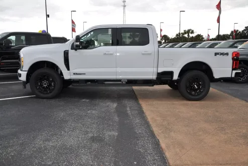 2025 Ford F-250 Lariat photo 2