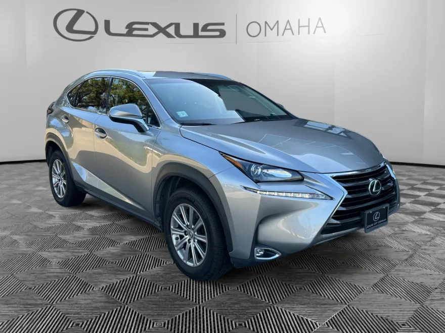 2017 Lexus NX 200t Luxury photo 1