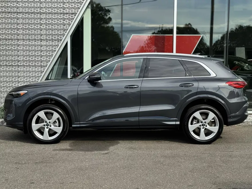 2025 Audi Q5 2.0T Premium Plus photo 1