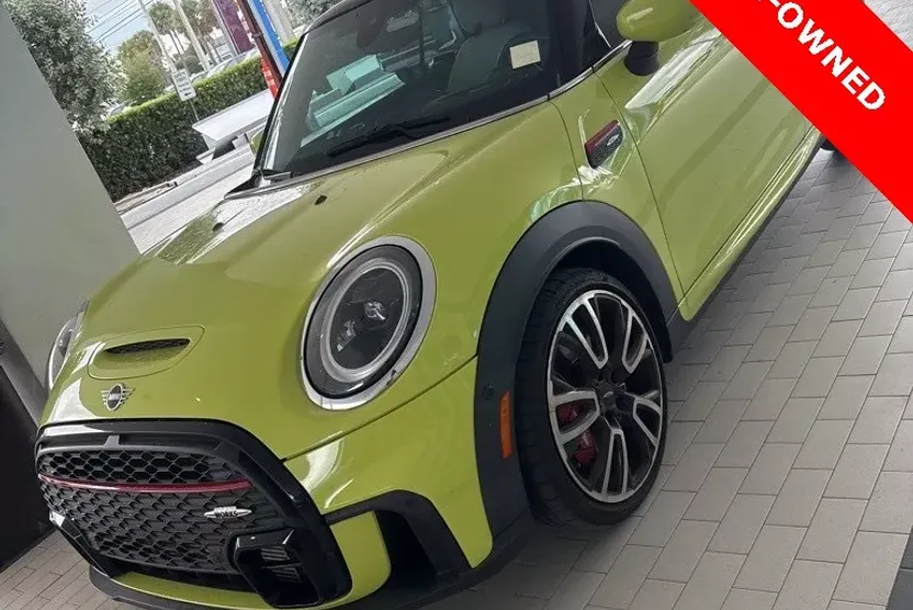 2023 Mini Cooper Iconic Convertible photo 1
