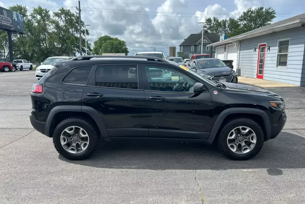 2019 Jeep Cherokee Trailhawk photo 1