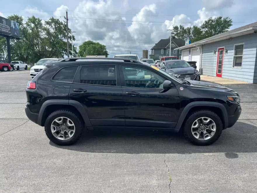 2019 Jeep Cherokee Trailhawk photo 1