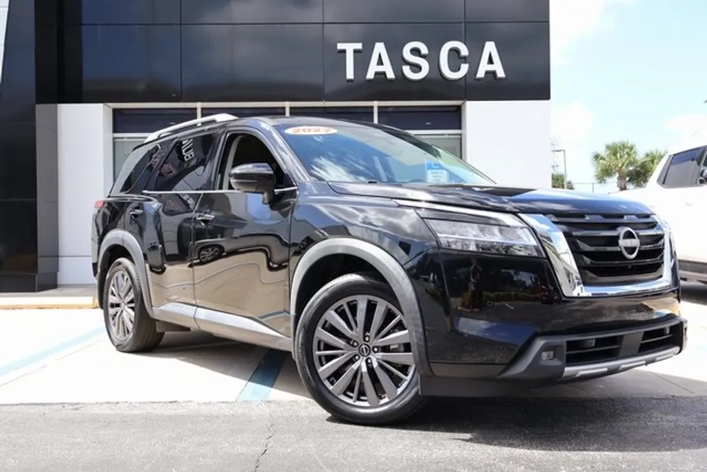 2022 Nissan Pathfinder SL photo 1