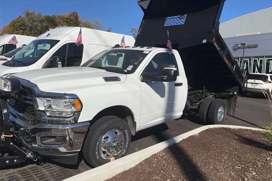 2024 Ram 3500 Tradesman photo 1
