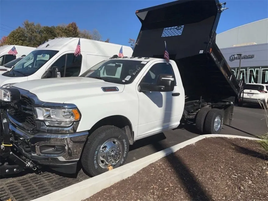 2024 Ram 3500 Tradesman photo 1