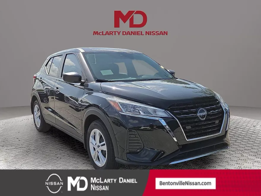 2025 Nissan Kicks Play S photo 1