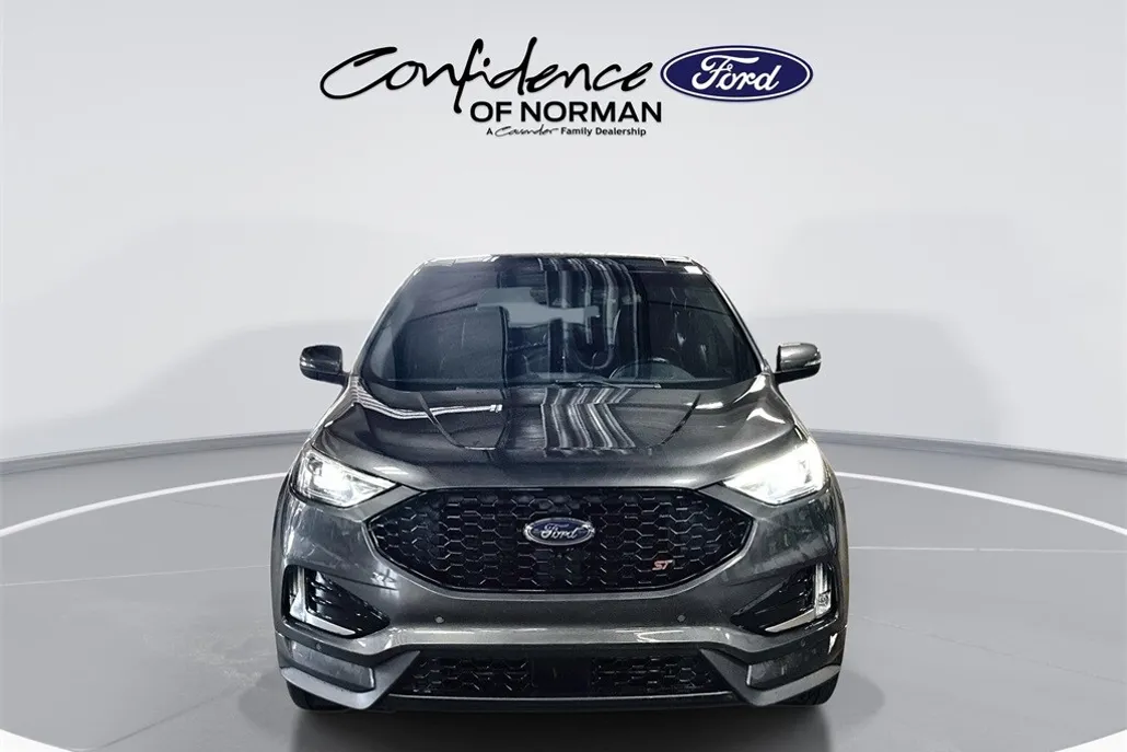 2020 Ford Edge ST photo 1