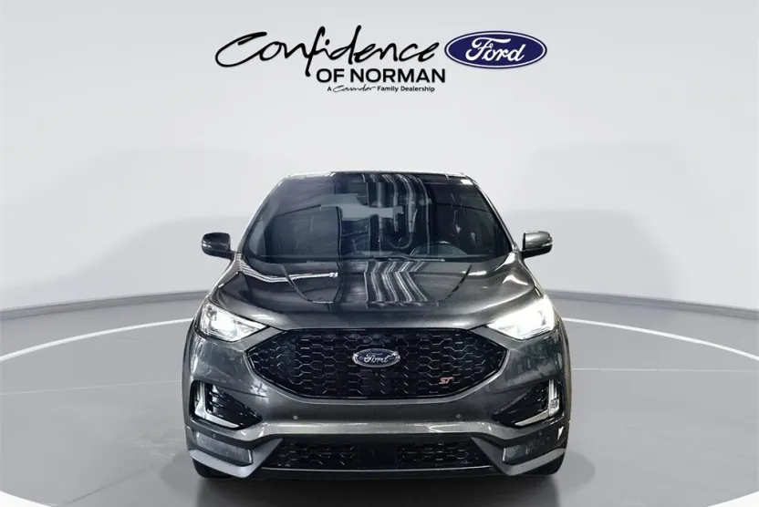2020 Ford Edge ST photo 1