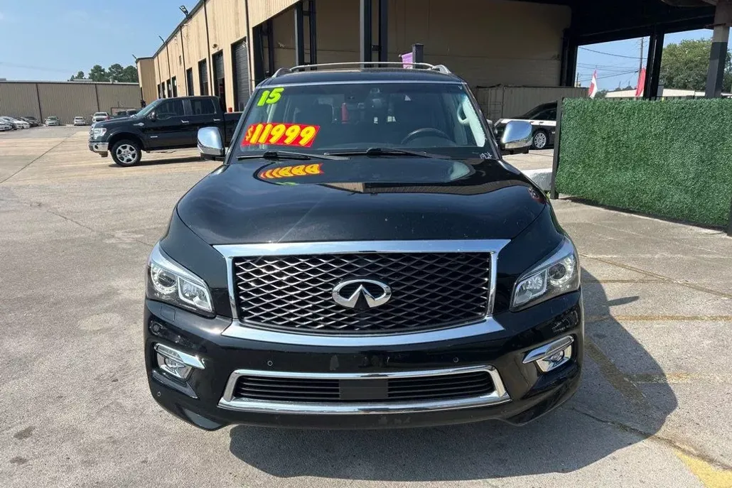2015 Infiniti QX80 photo 1