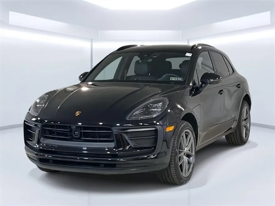 2025 Porsche Macan photo 1