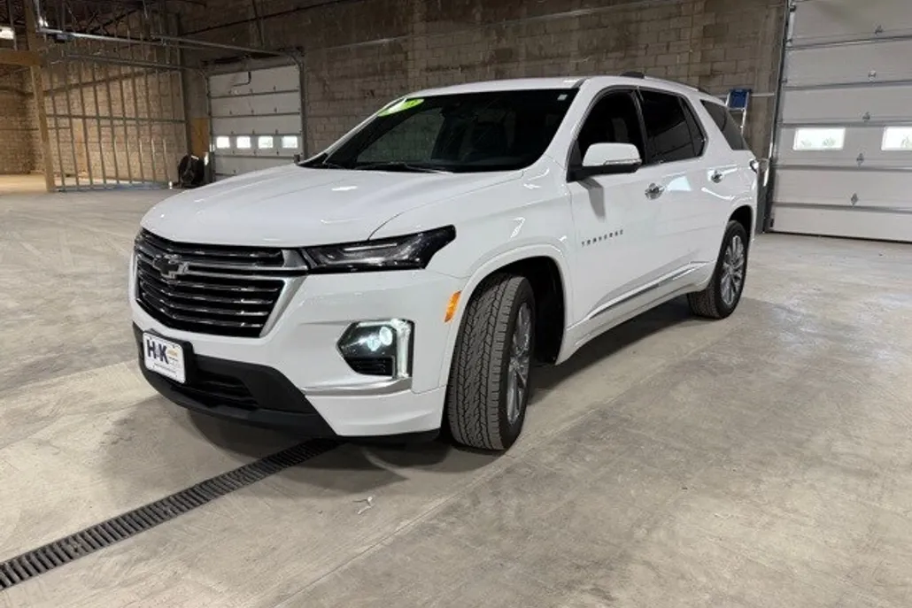 2023 Chevrolet Traverse Premier photo 1
