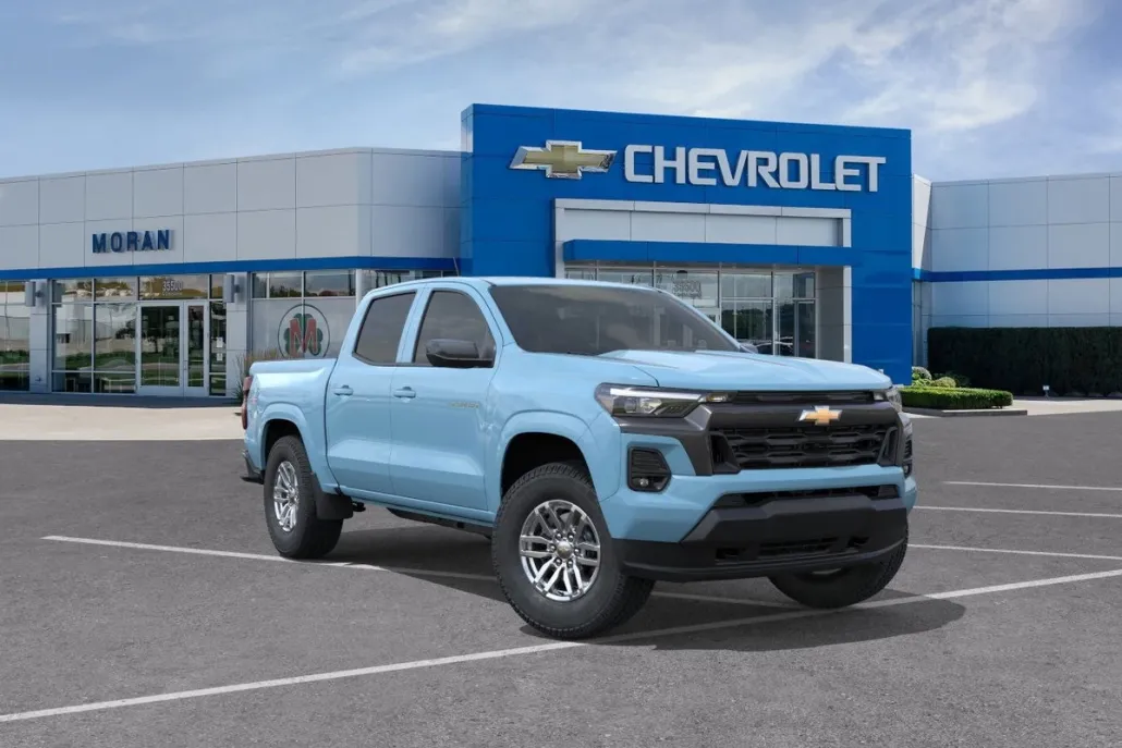 2025 Chevrolet Colorado Work Truck LT photo 1