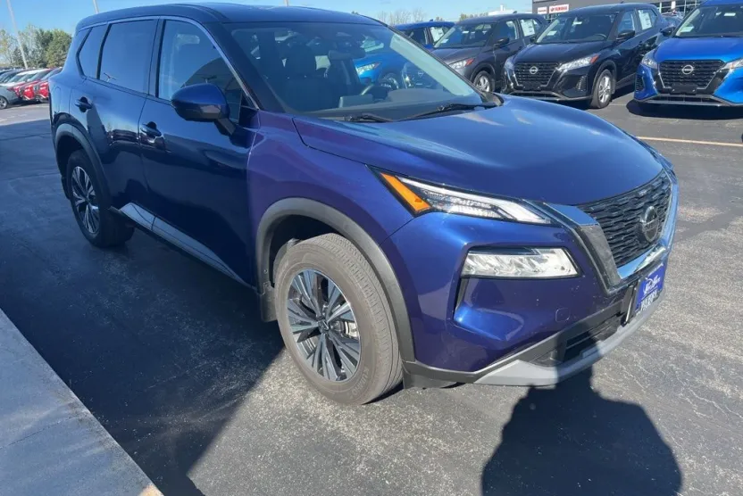 2021 Nissan Rogue SV photo 1