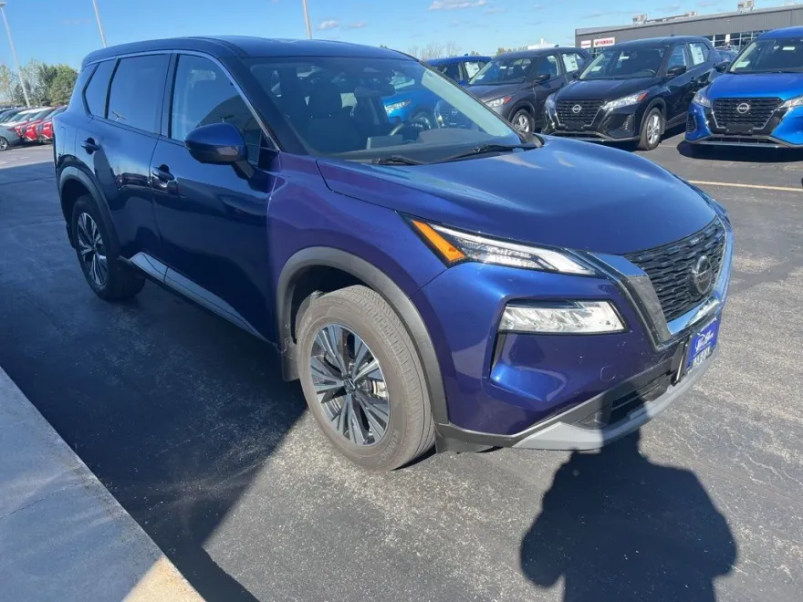 2021 Nissan Rogue SV photo 1