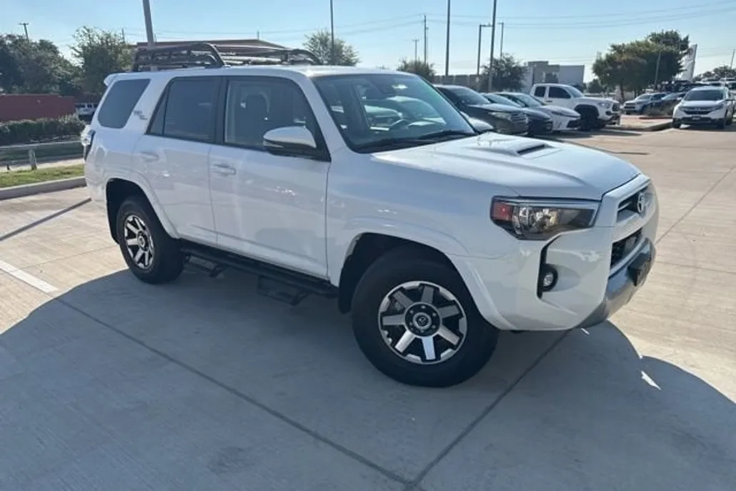 2023 Toyota 4Runner TRD Off-Road Premium photo 1
