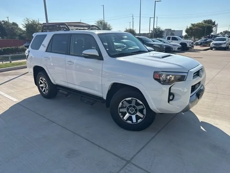 2023 Toyota 4Runner TRD Off-Road Premium photo 1