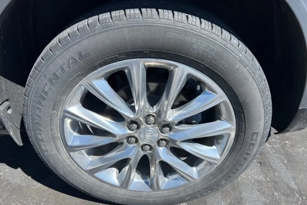 2020 Buick Enclave Essence photo 1
