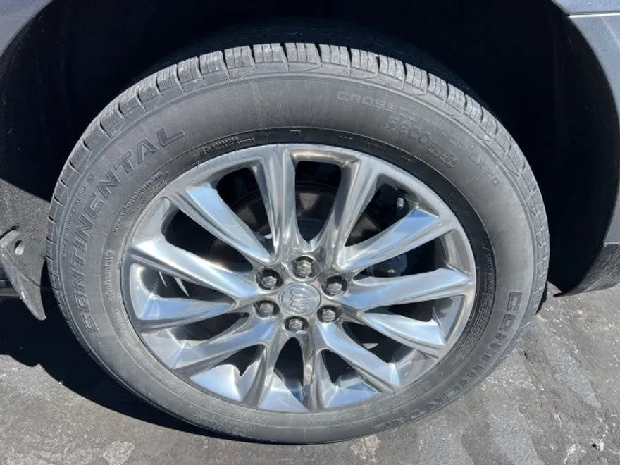2020 Buick Enclave Essence photo 1