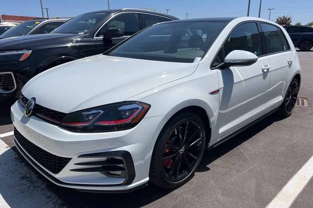 2020 Volkswagen Golf GTI SE photo 1