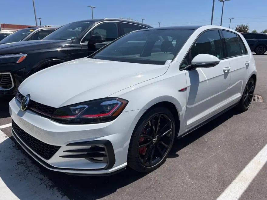 2020 Volkswagen Golf GTI SE photo 1