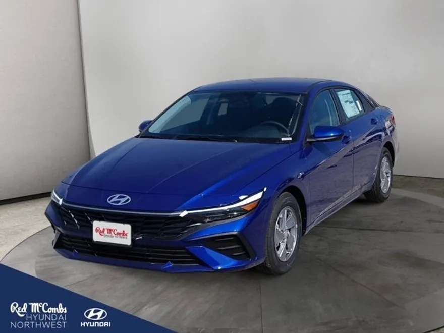 2025 Hyundai Elantra SE photo 1